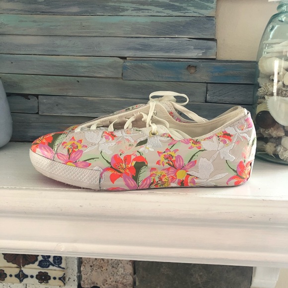 CONVERSE-X-PATBO-FLORAL-CHUCK-TAYLORs sz: 6.5 - Picture 6 of 11